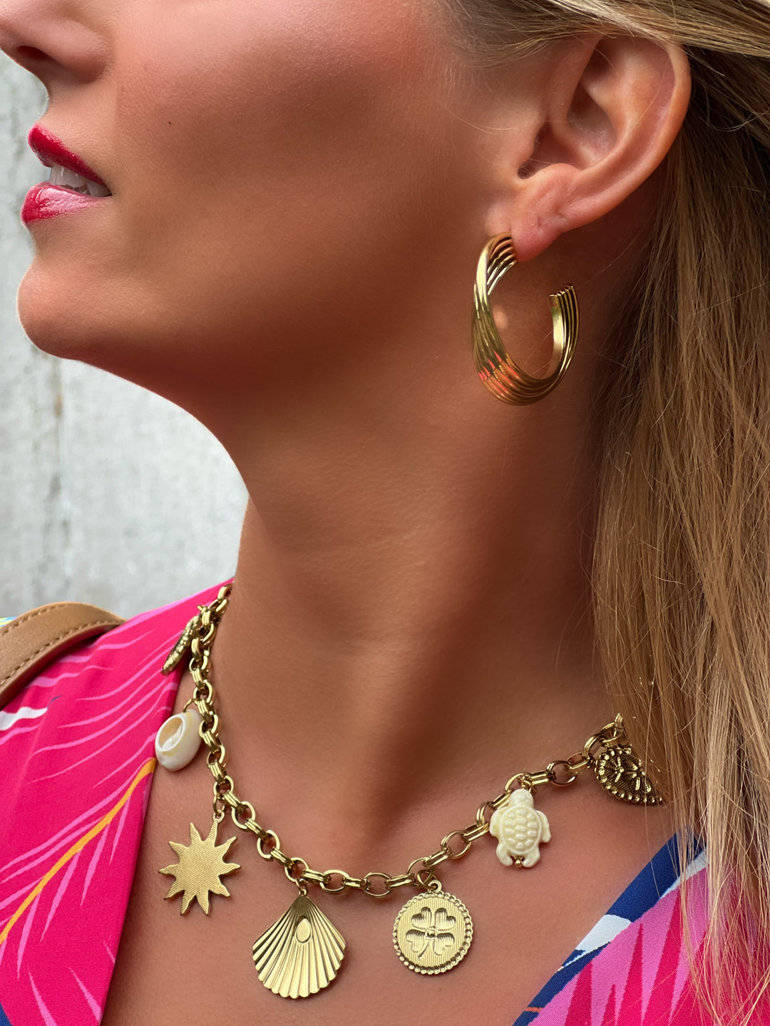 Alenya – Gold Wave Hoop Earrings for Women