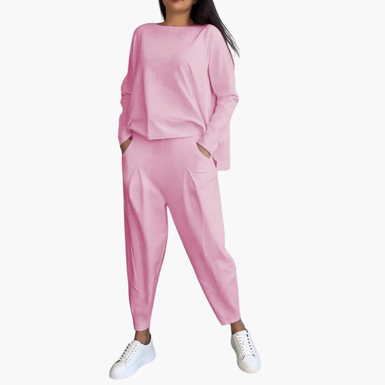 Cavira – Minimalist Two-Piece Lounge Set for Women