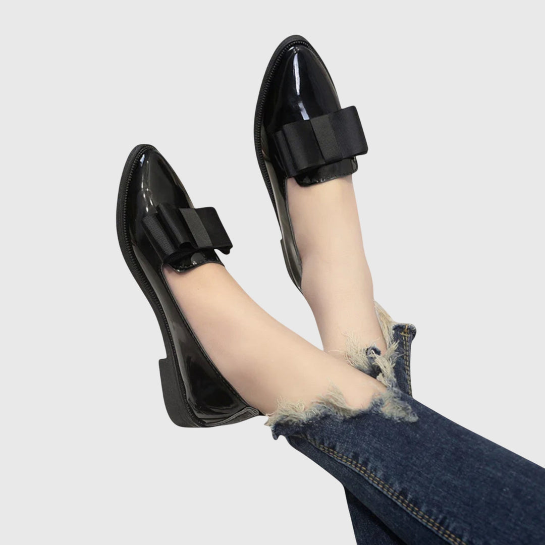 Malin – Chic Two-Tone Leather Loafers for Women