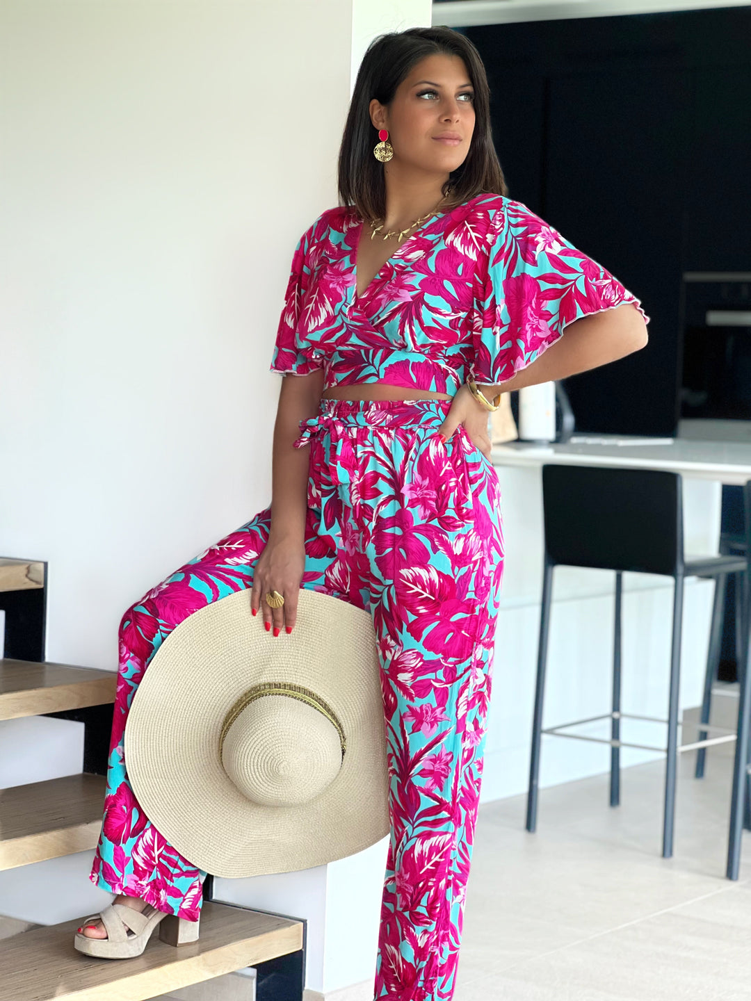 Branwen – Tropical Print Fuchsia Crop Top for Women