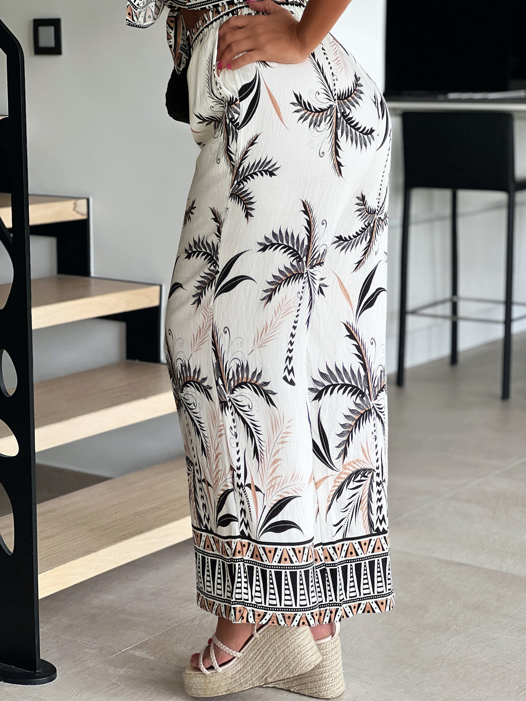 Tavalya – Tropical Print Pants for Women